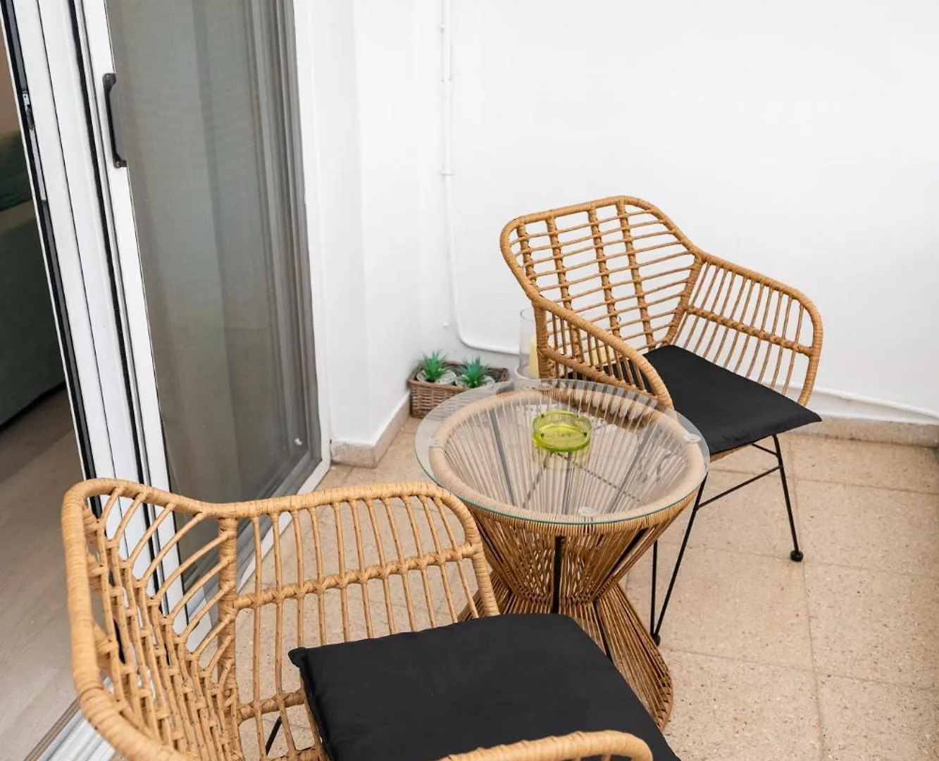 Lazuli Sea View Beachfront Ap 21 Larnaca
