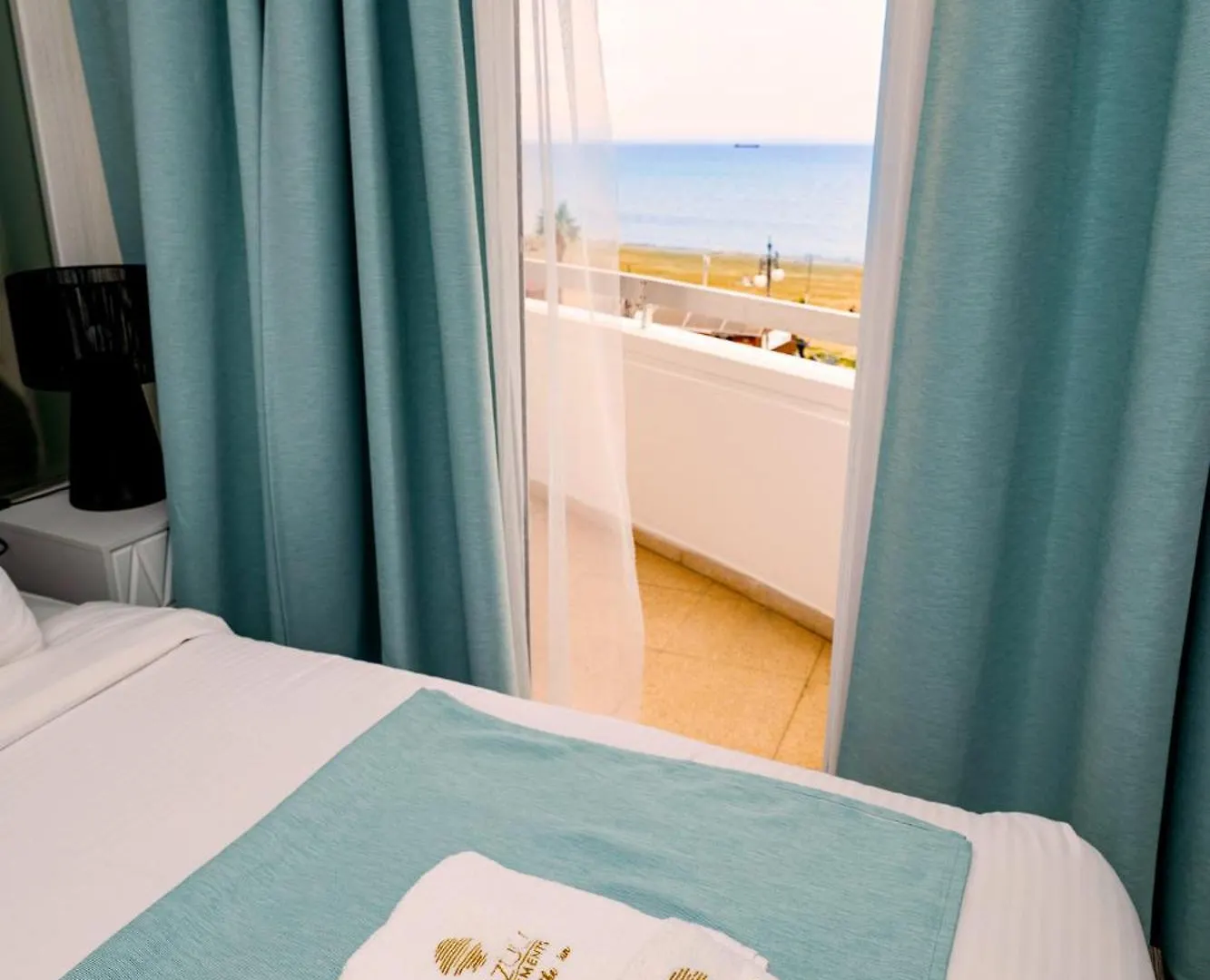 Lazuli Sea View Beachfront Ap 21 Larnaca
