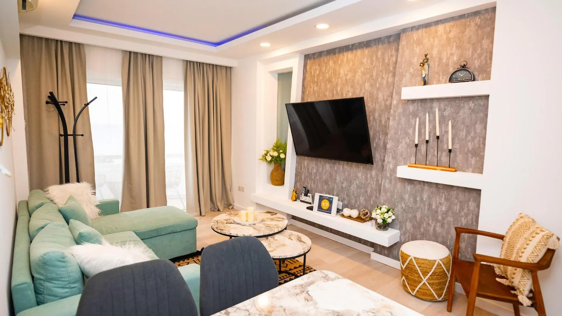 Lazuli Sea View Beachfront Ap 21 Larnaca