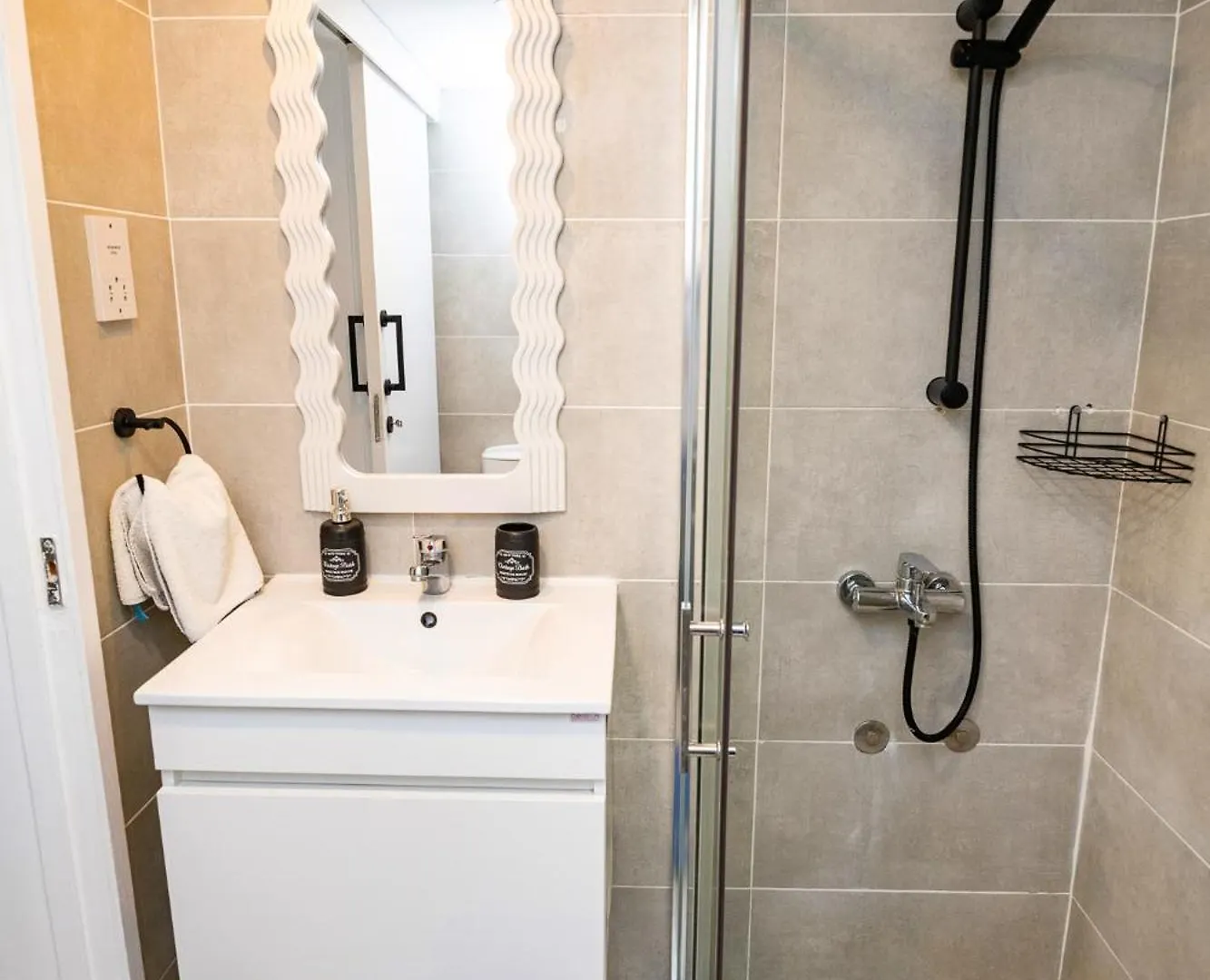 Lazuli Sea View Beachfront Ap 21 Larnaca